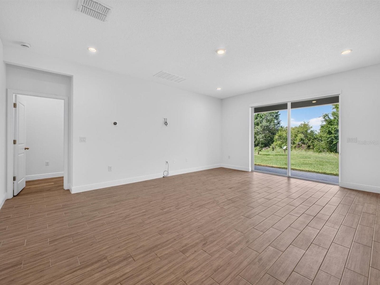 Single Family Residence at 603 AVILA PL, HOWEY IN THE HILLS, photo 8 of 51