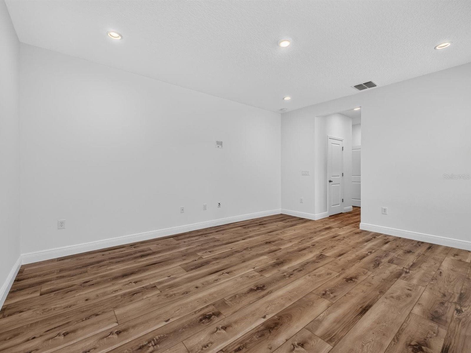 Single Family Residence at 603 AVILA PL, HOWEY IN THE HILLS, photo 31 of 51