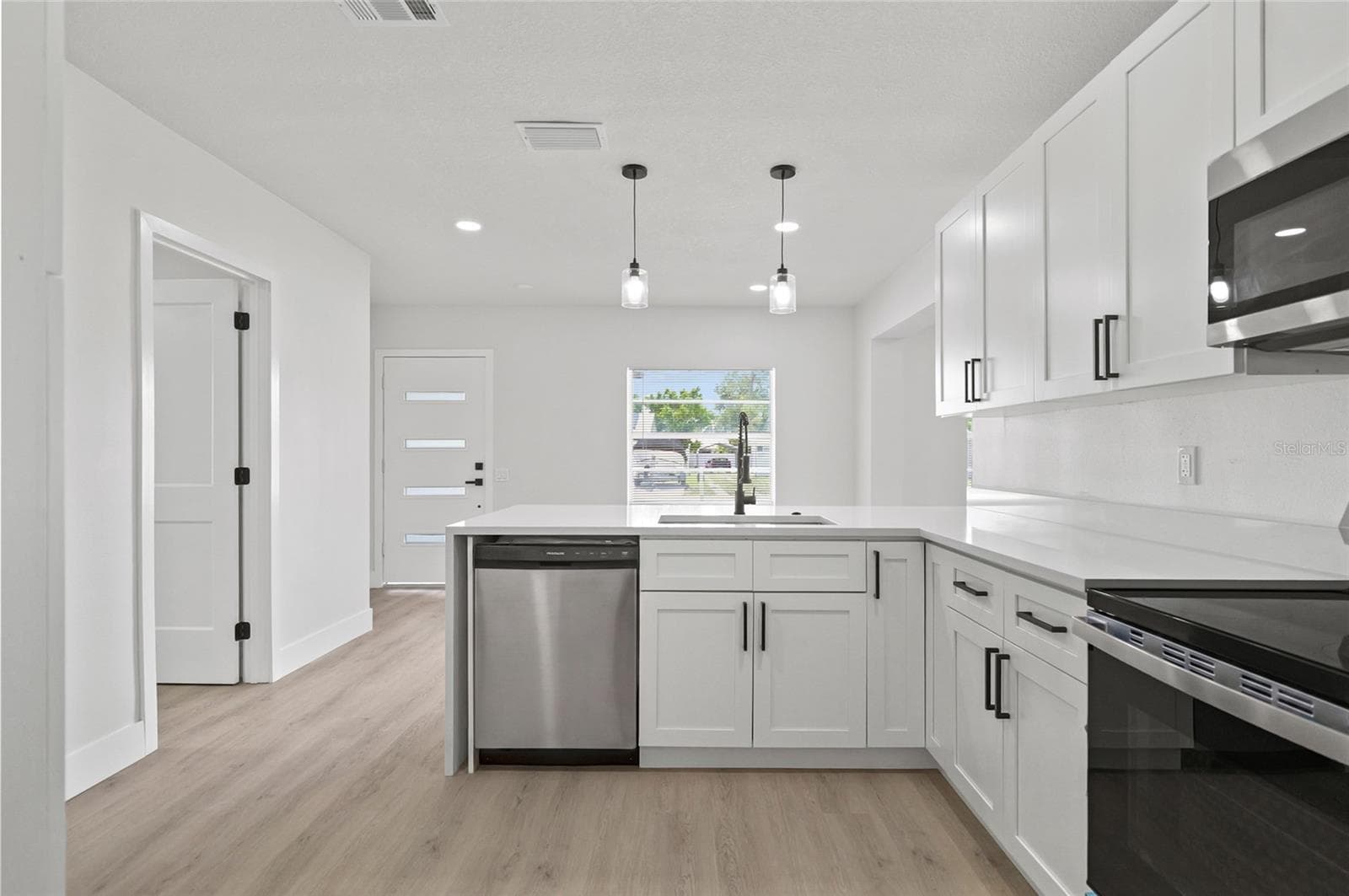 Single Family Residence at 412 20TH AVE W, PALMETTO, photo 10 of 41