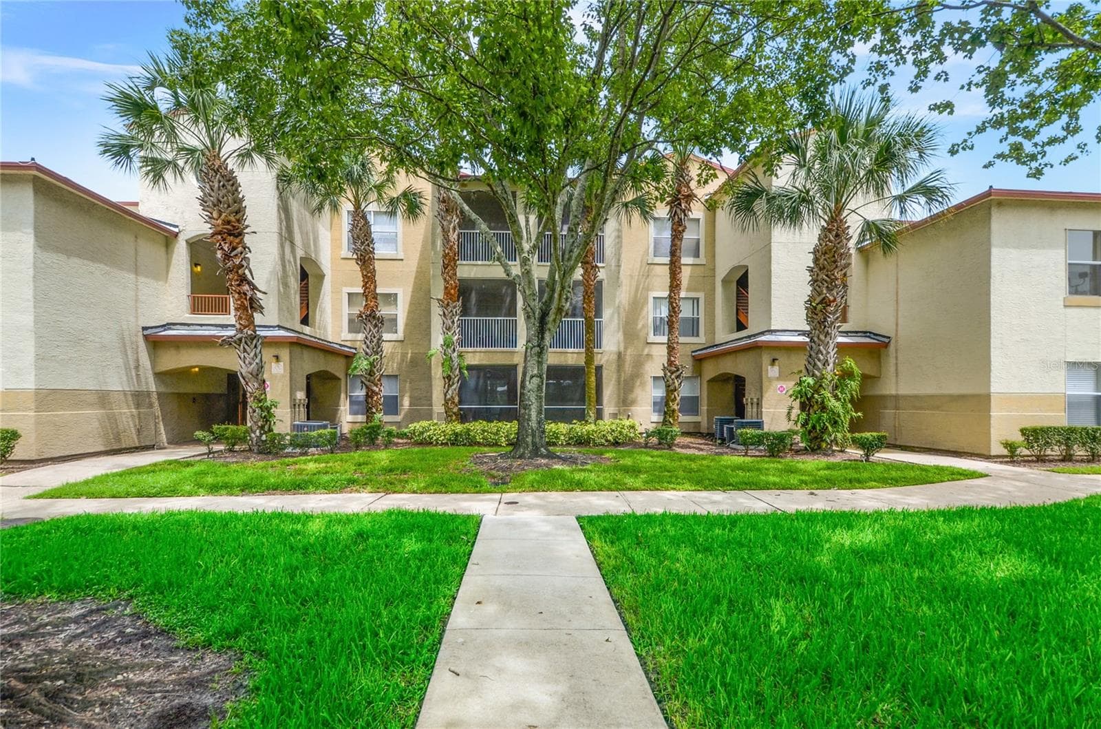 826 CAMARGO WAY #302