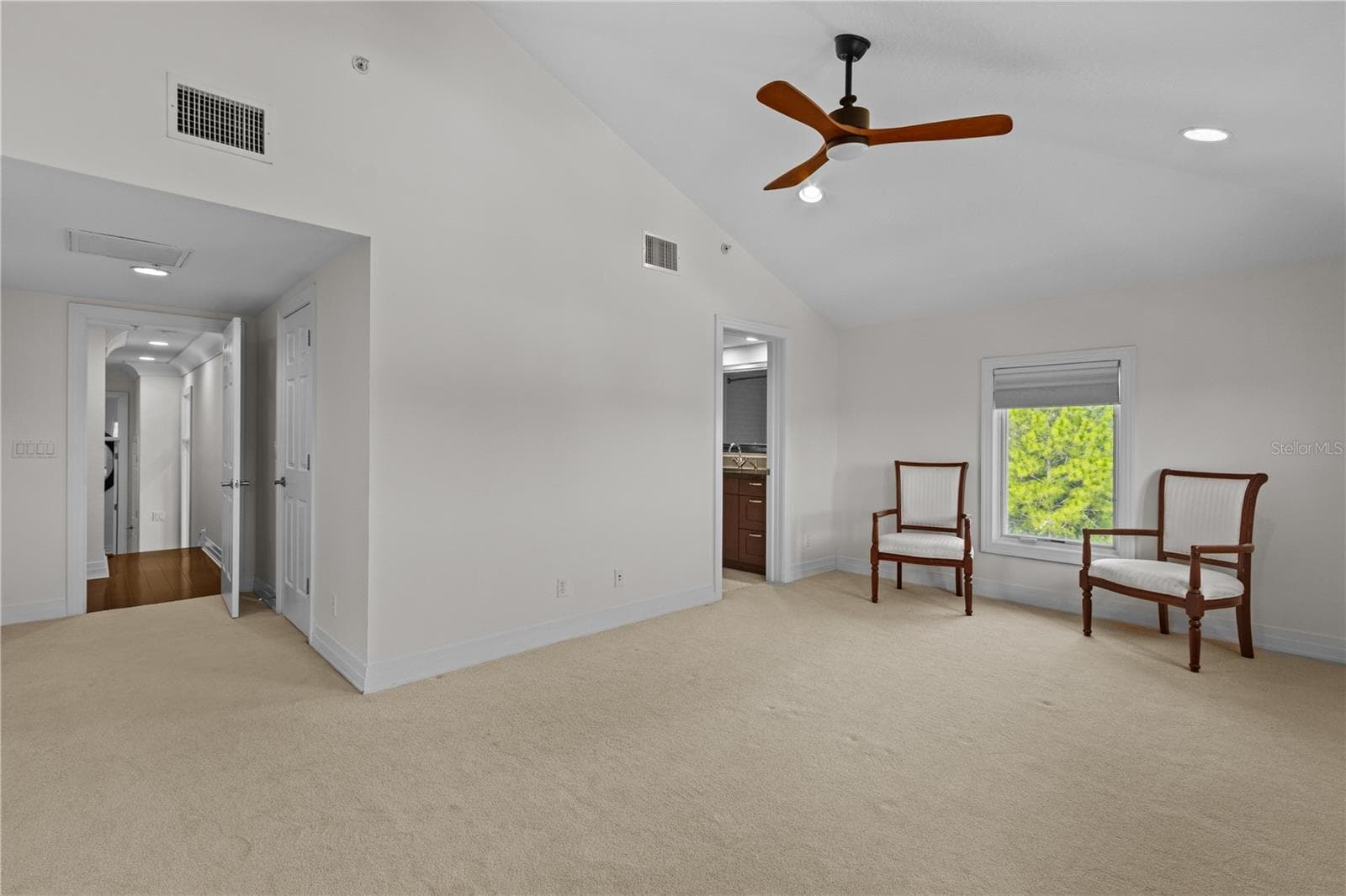3rd Bedroom Suite - 1008 PASEO DEL RIO NE, ST PETERSBURG
