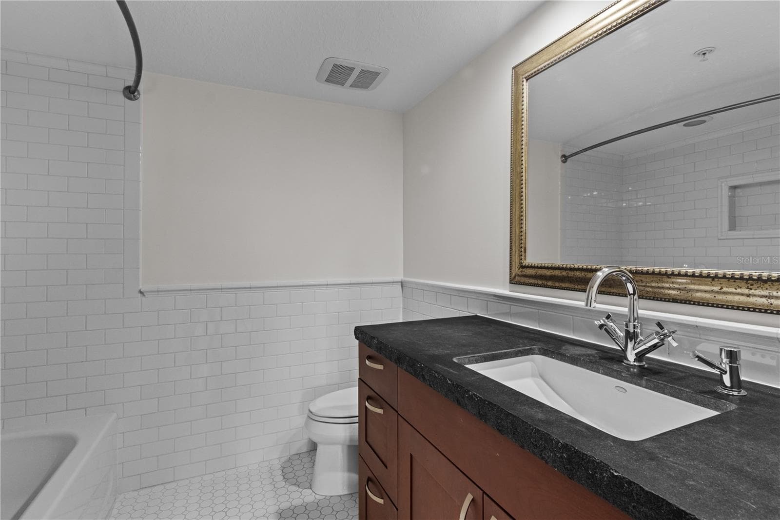 Bathroom in 4th Bedroom Suite - 1008 PASEO DEL RIO NE, ST PETERSBURG