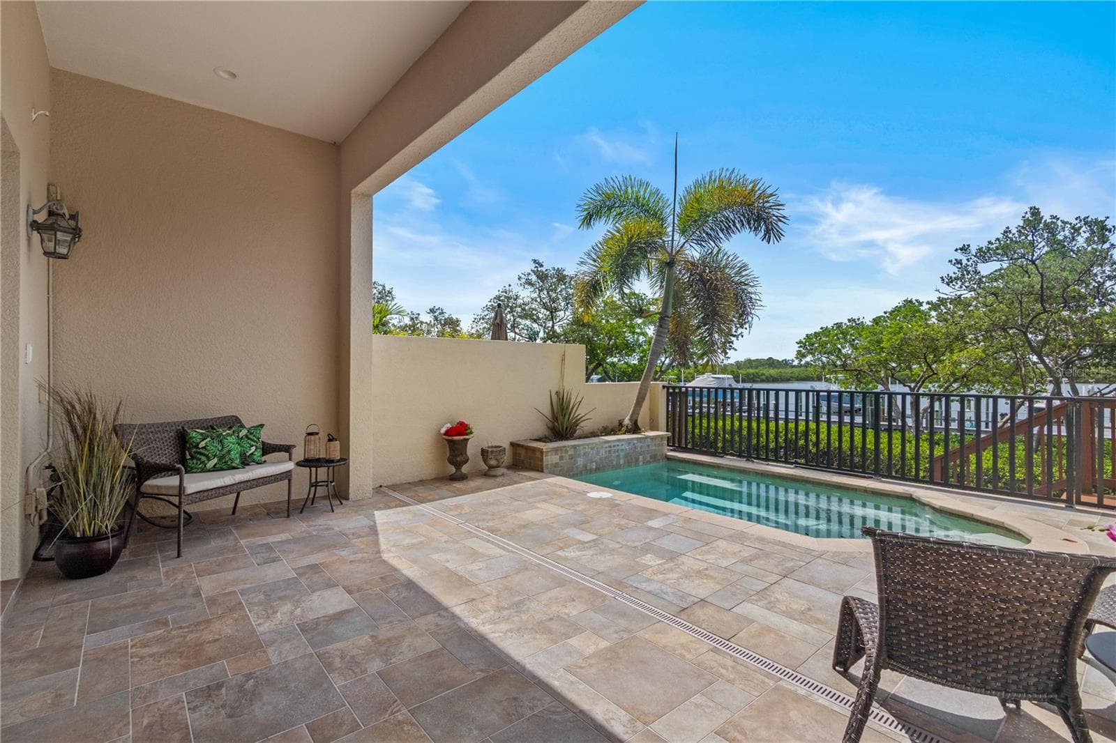 Private pool overlooking Weedon Island Preserve - 1008 PASEO DEL RIO NE, ST PETERSBURG