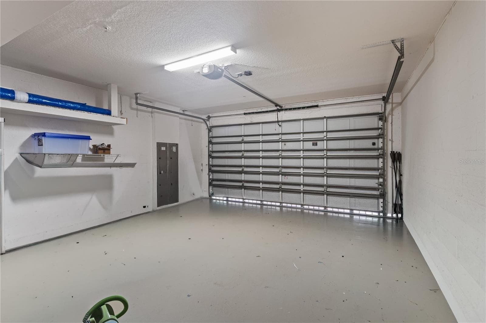 Double Car Garage - 1008 PASEO DEL RIO NE, ST PETERSBURG