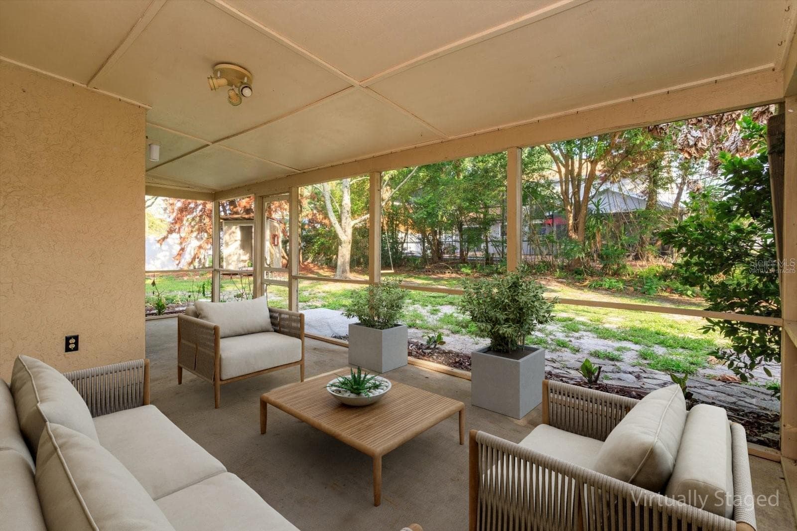 Virtually staged - 7925 SNOWBERRY CIR, ORLANDO