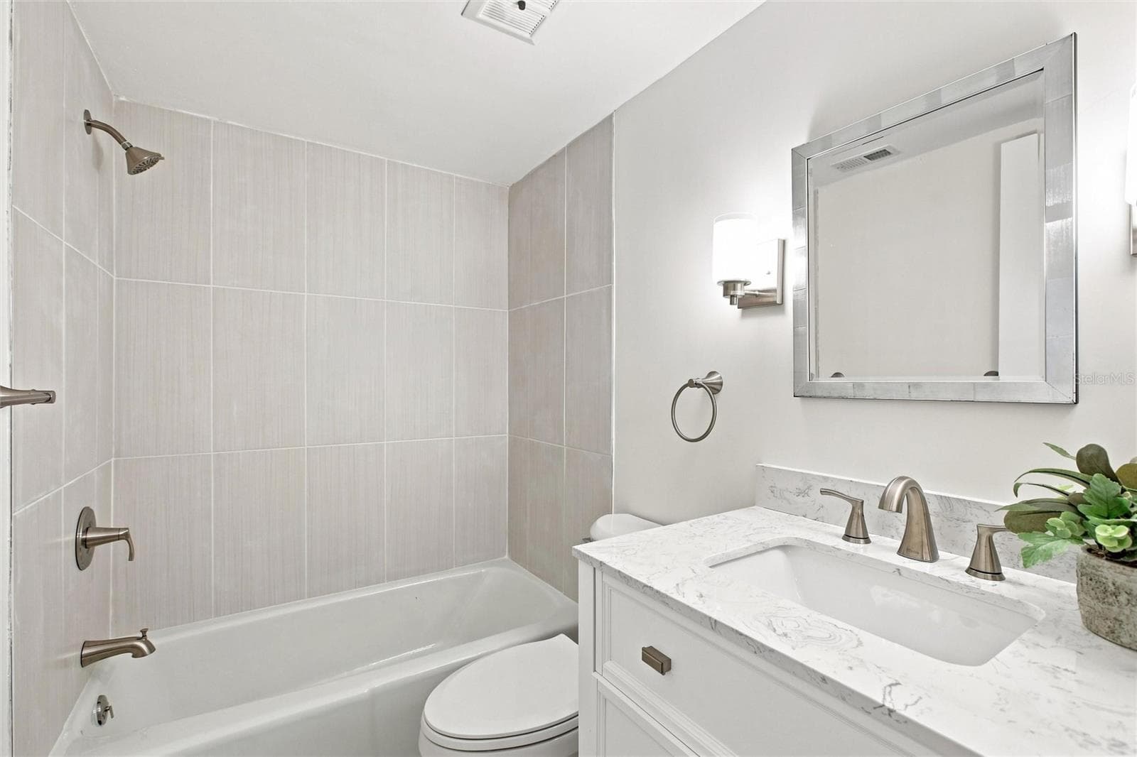 Guest Bathroom - 6947 WOODWIND DR #77, SARASOTA
