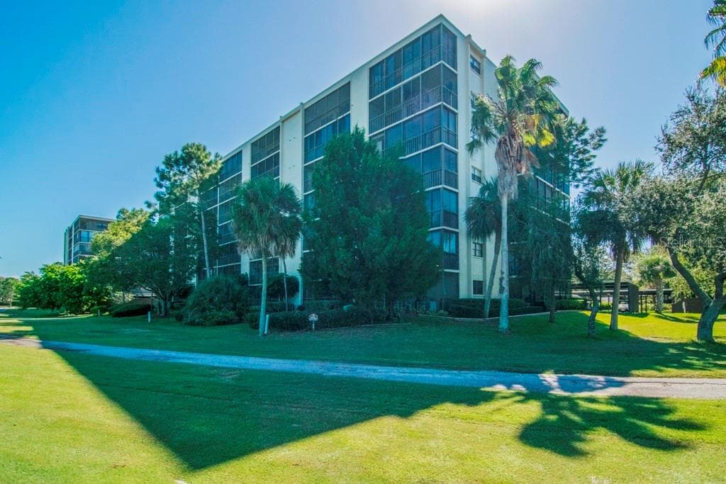 Condominium at 3300 COVE CAY DR #1C, CLEARWATER, photo 3 of 30