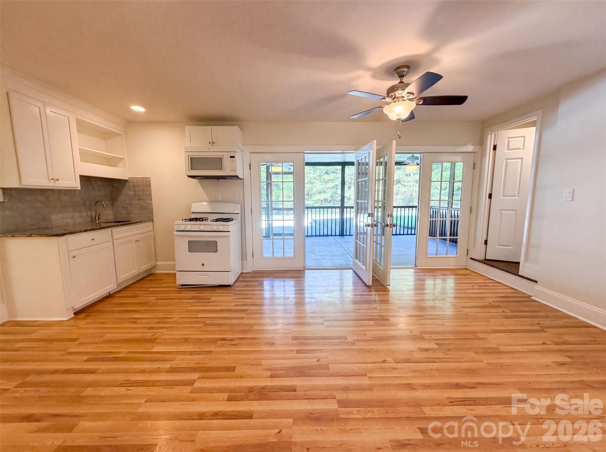 Single Family Residence at 502 Live Oaks Court, Fort Mill, photo 7 of 24