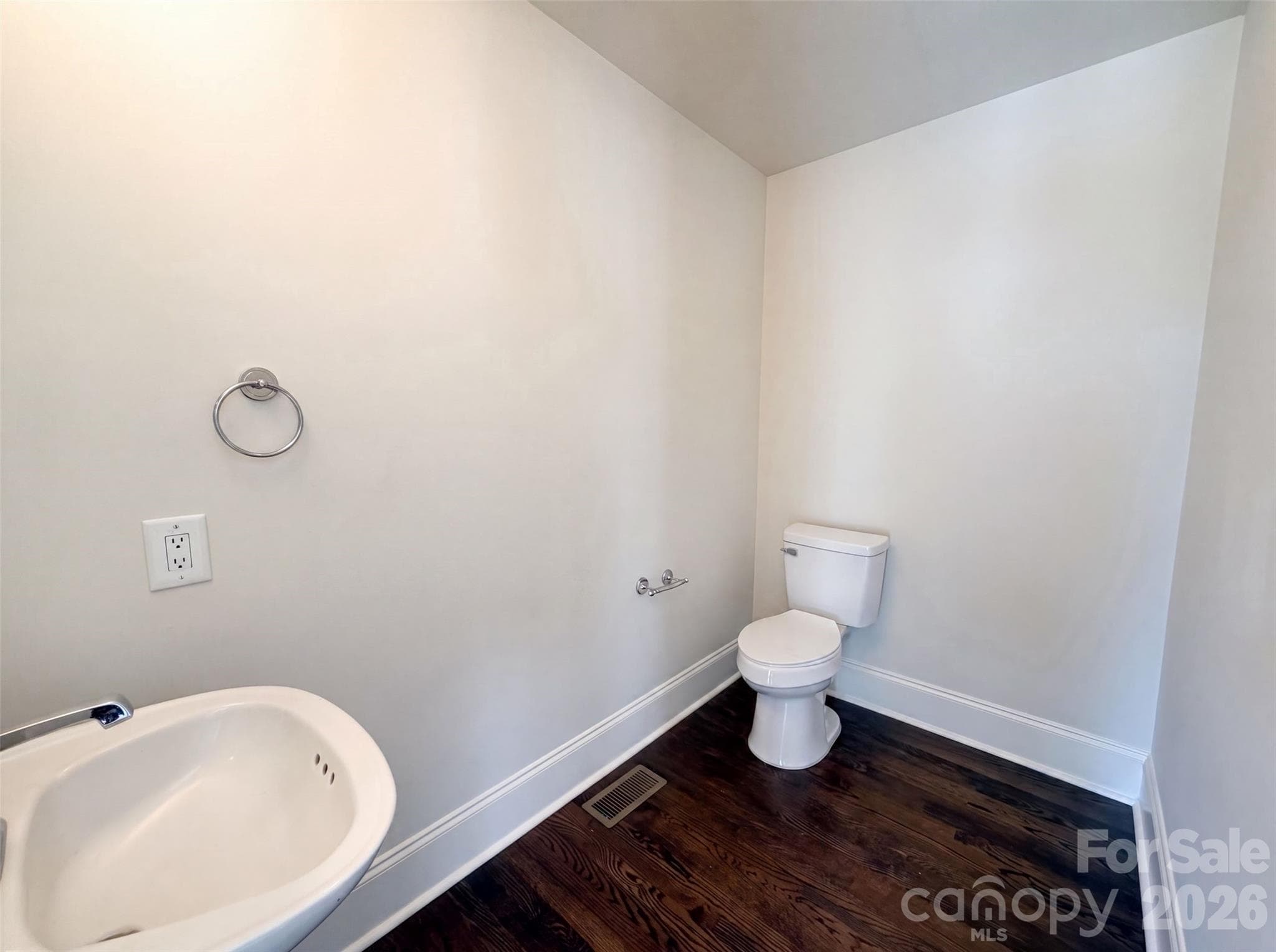 Single Family Residence at 502 Live Oaks Court, Fort Mill, photo 16 of 24
