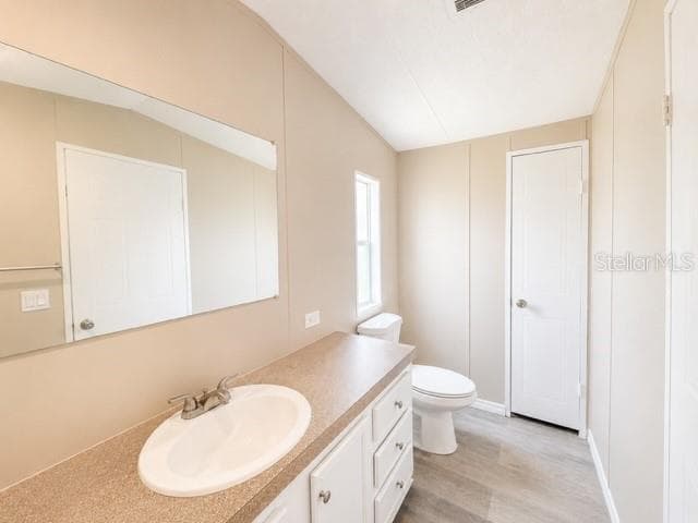 Primary Bathroom with storage closet - 4640 CALOOSA BLVD, LAKE WALES