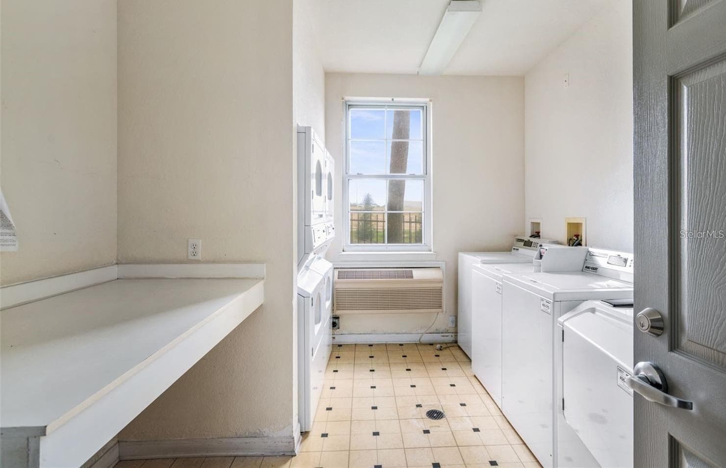 Laundry - - 860 N ORANGE AVE #145, ORLANDO