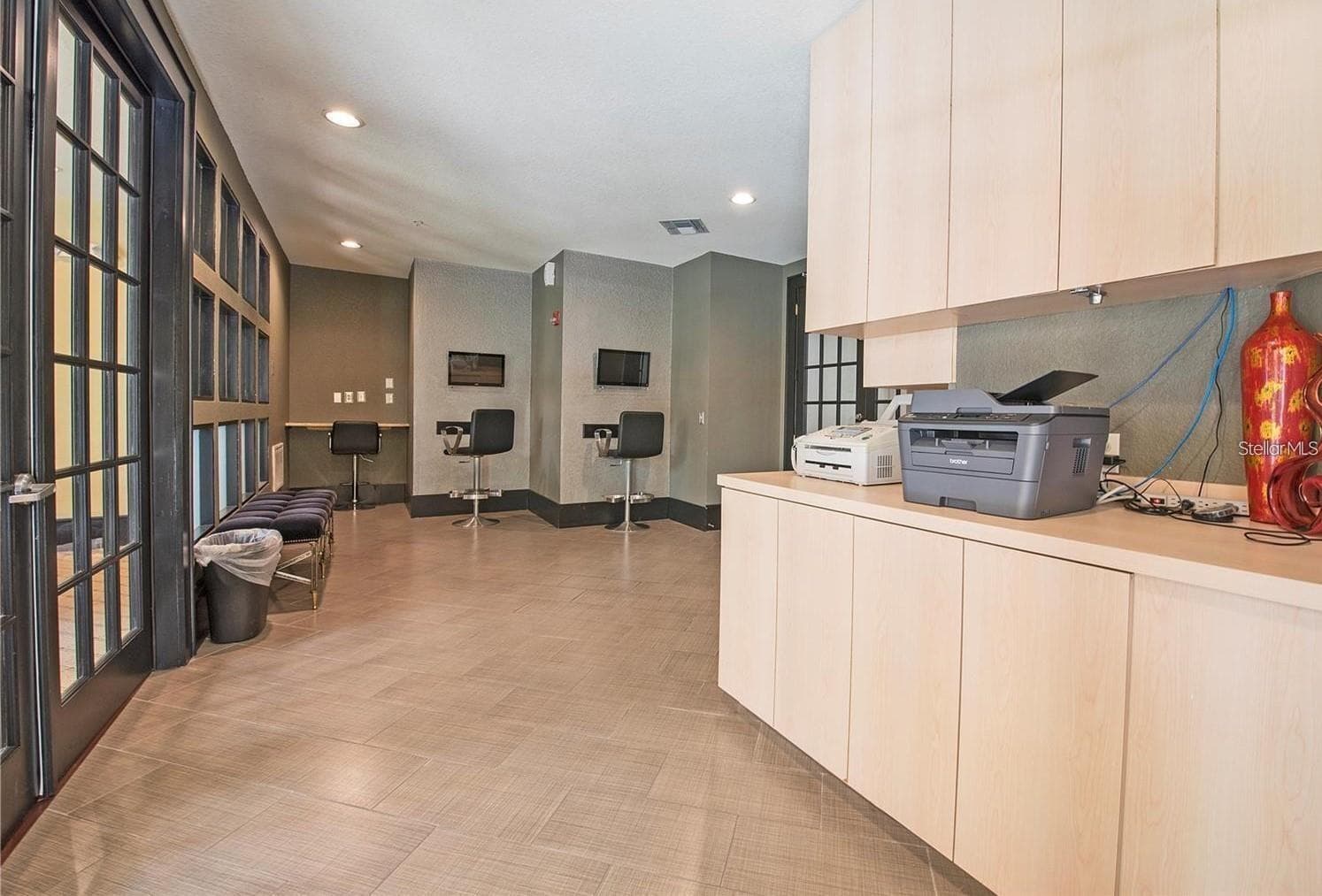 Business Center - 860 N ORANGE AVE #145, ORLANDO