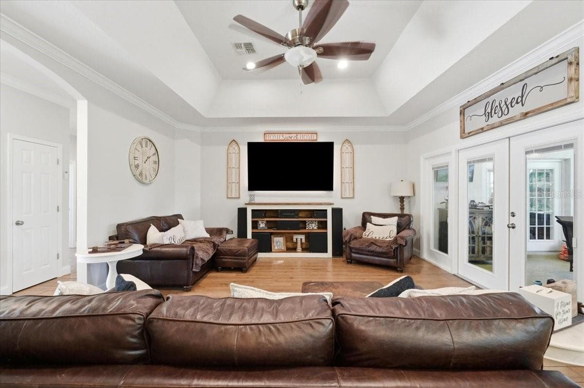 spacious great room - 3158 BEAUCHAMP CT, WINTER HAVEN