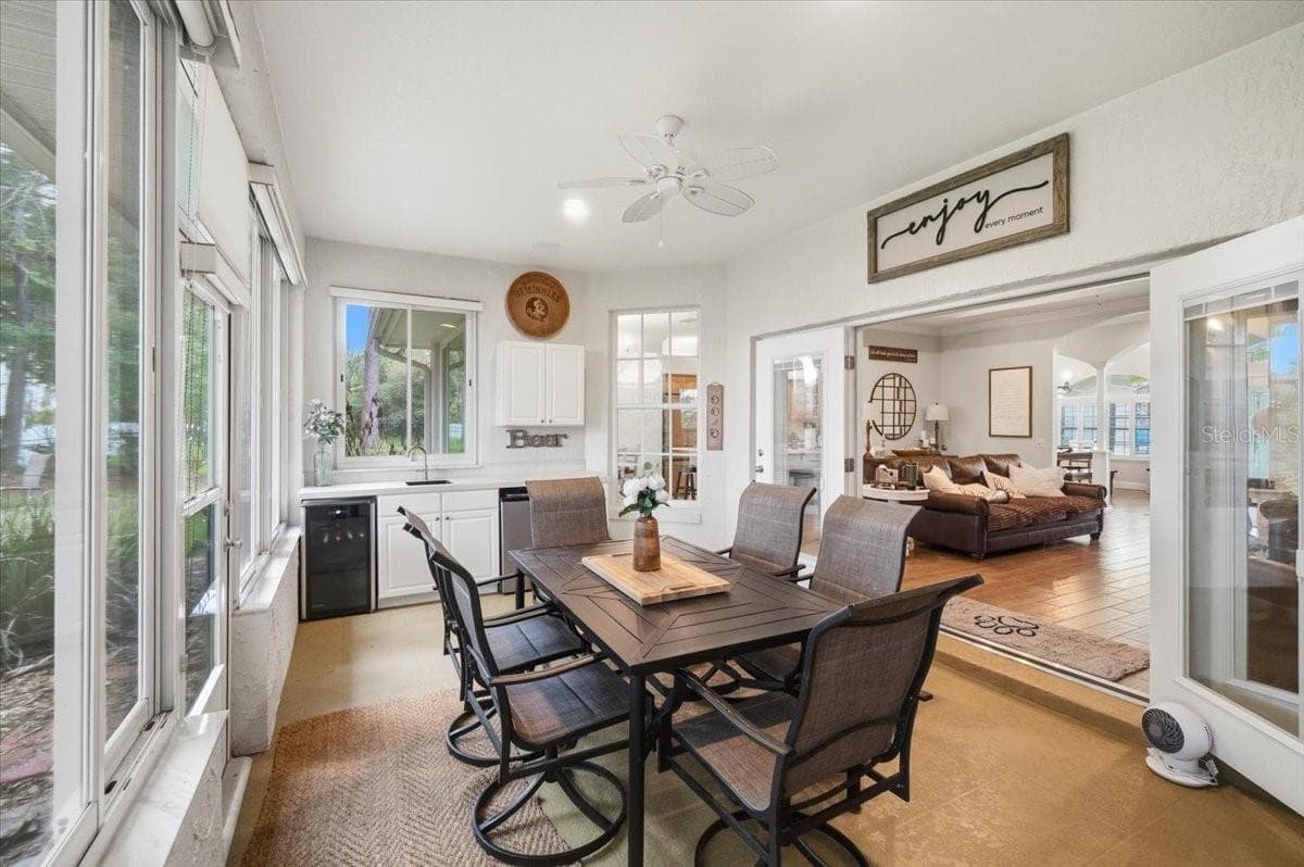 Florida room w/ lots of windows - 3158 BEAUCHAMP CT, WINTER HAVEN