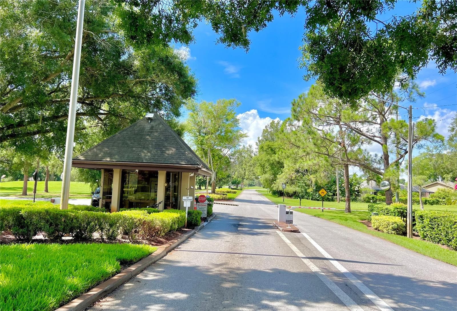 24 hour guard gated entrance to community - 3158 BEAUCHAMP CT, WINTER HAVEN