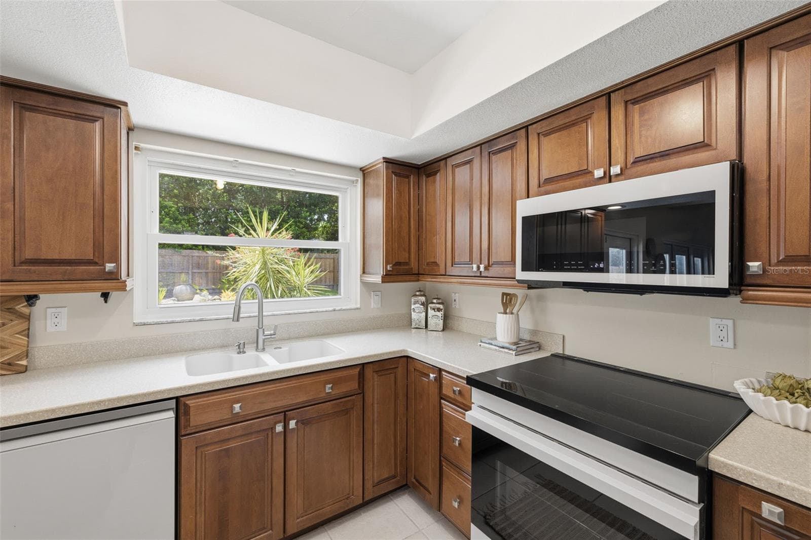 Single Family Residence at 11007 THERESA ARBOR DR, TAMPA, photo 16 of 61
