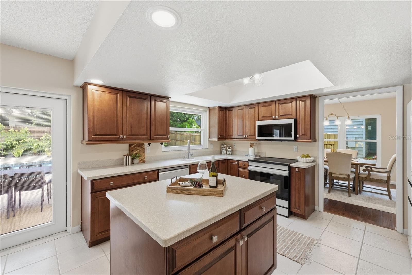 Single Family Residence at 11007 THERESA ARBOR DR, TAMPA, photo 3 of 61