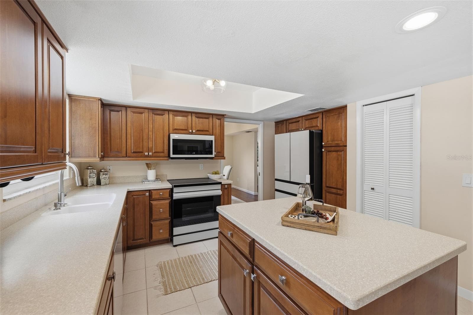 Single Family Residence at 11007 THERESA ARBOR DR, TAMPA, photo 17 of 61