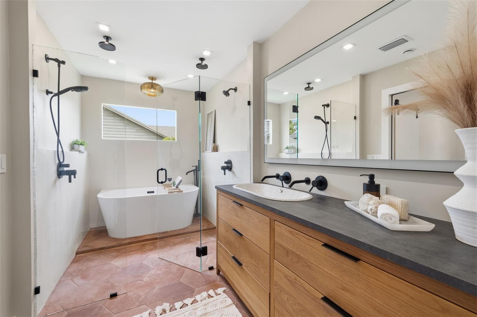 Single Family Residence at 11007 THERESA ARBOR DR, TAMPA, photo 5 of 61