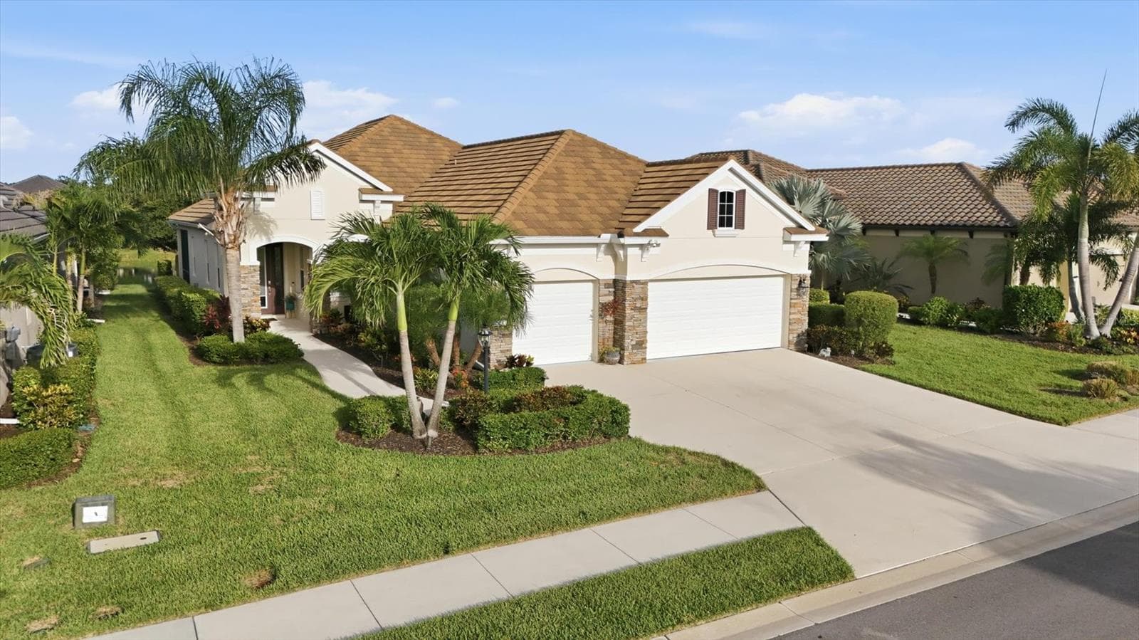 Single Family Residence at 4209 MIDNIGHT BLUE RUN, BRADENTON, photo 2 of 86