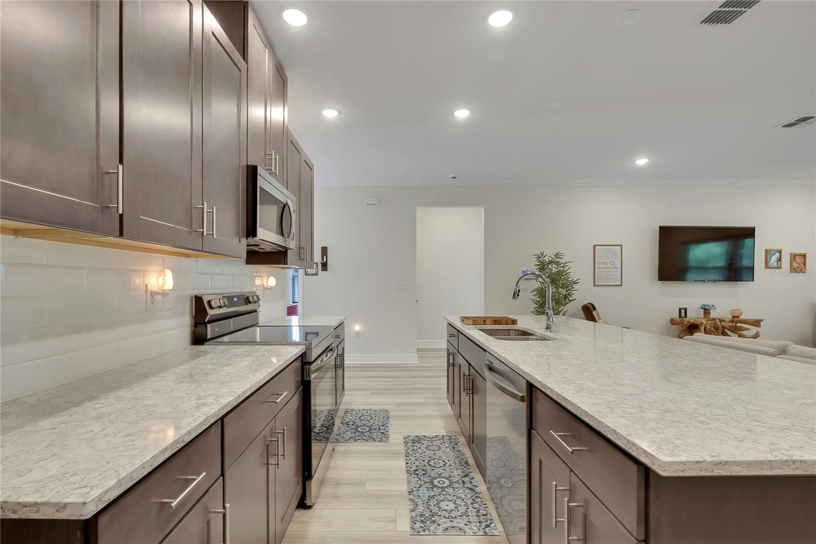 another angle of kitchen - 32 CARNATION CT, HOMOSASSA