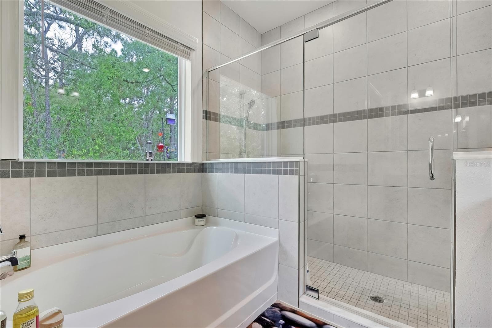 master walk in shower - 32 CARNATION CT, HOMOSASSA