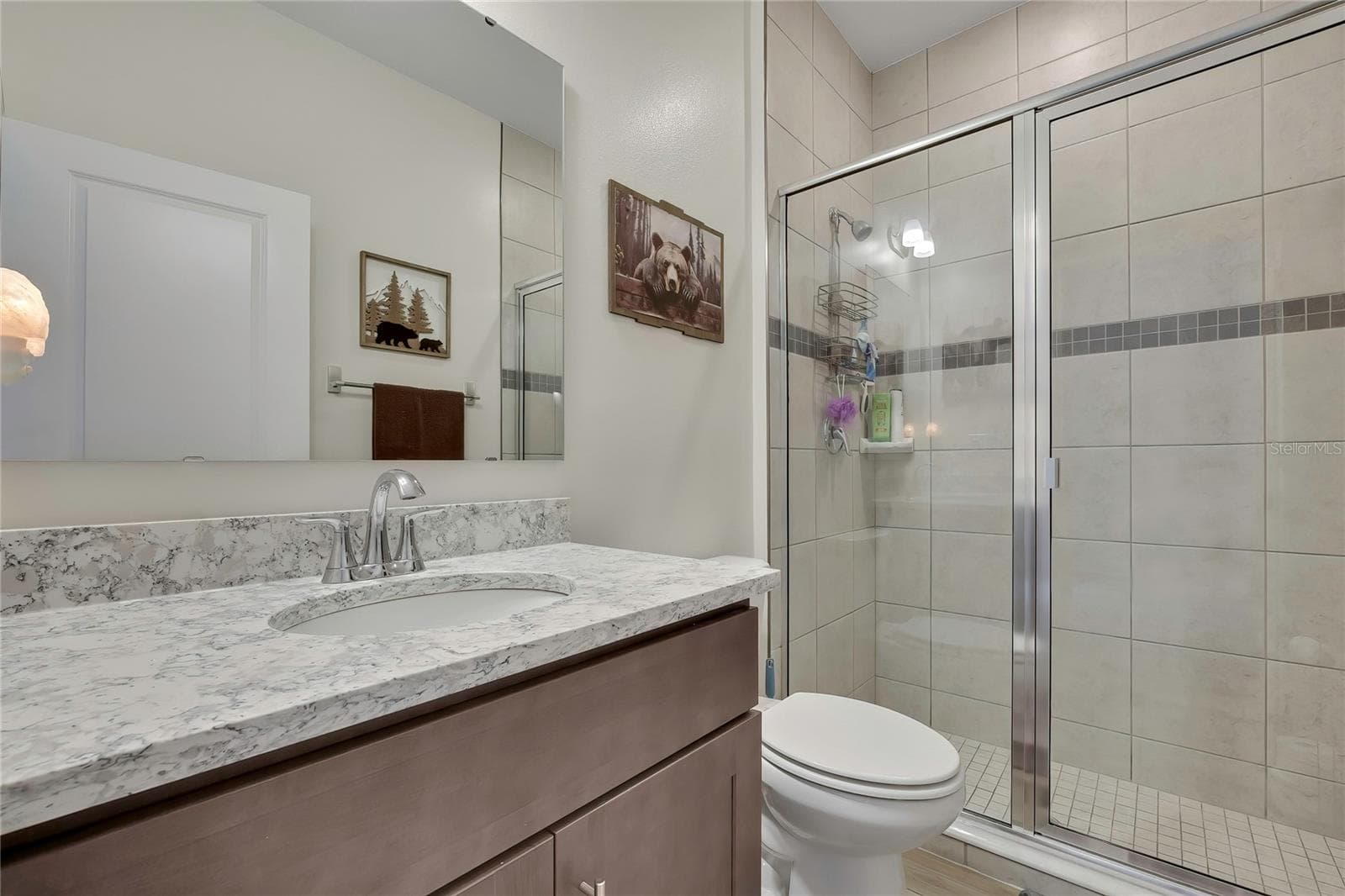 2nd full bath next to bedroom #3 - 32 CARNATION CT, HOMOSASSA