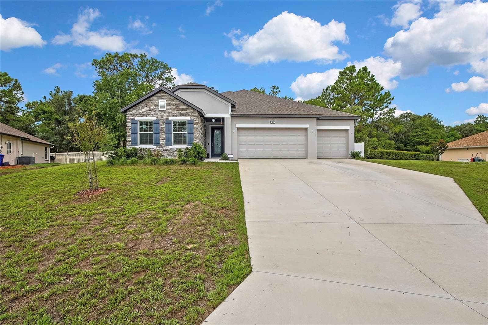 drive on up - 32 CARNATION CT, HOMOSASSA