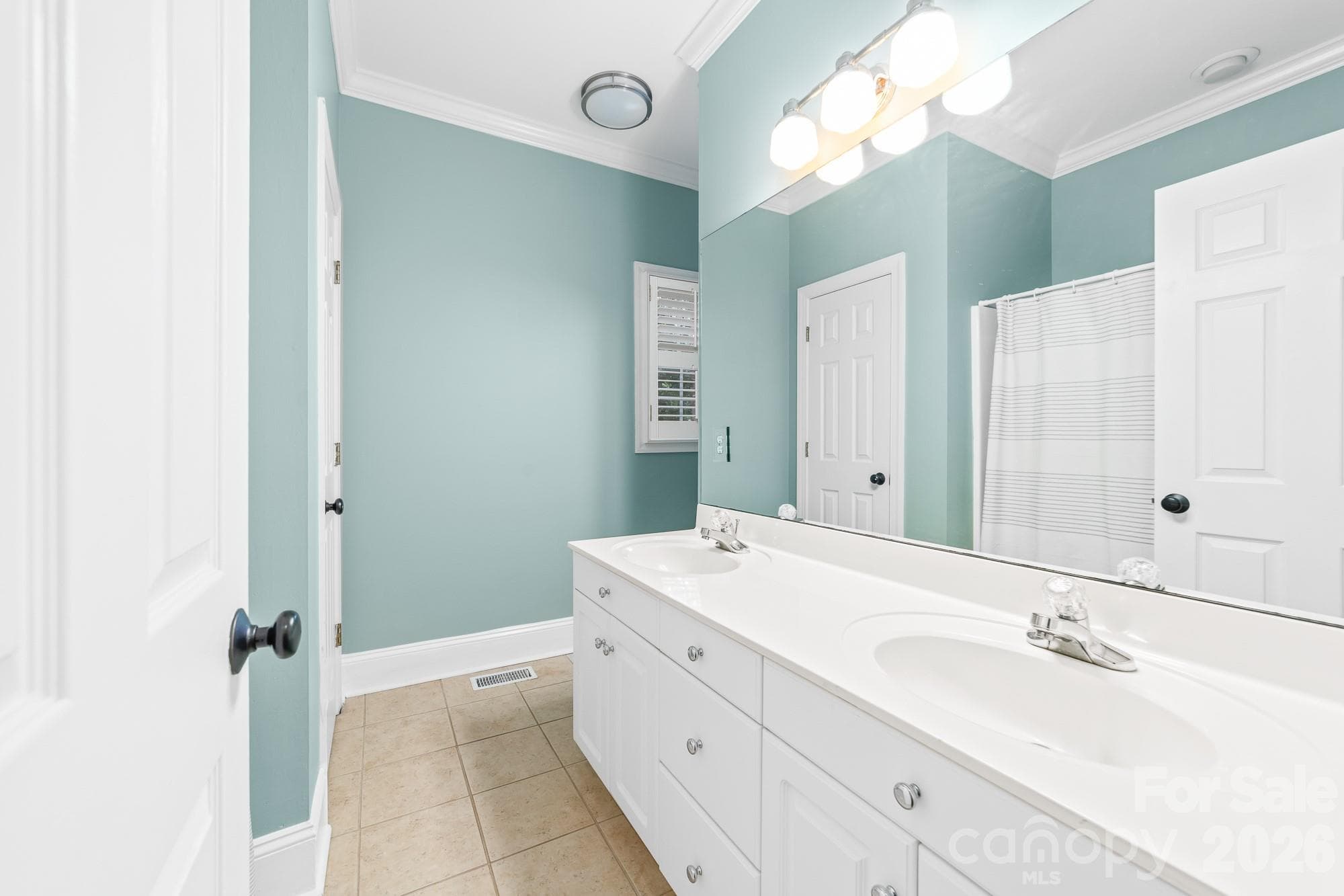 Hallway Full Bath - 15002 Dexter Lemmond Court, Charlotte