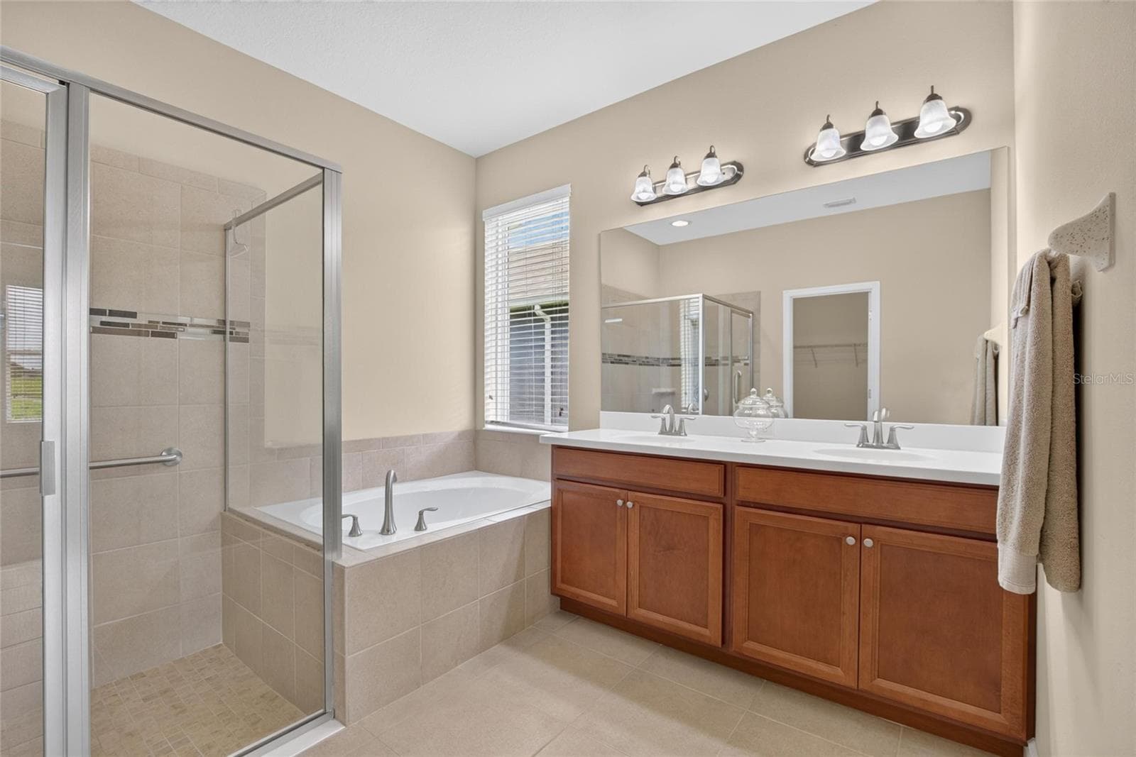 Single Family Residence at 13328 PALMERA VISTA DR, RIVERVIEW, photo 33 of 55