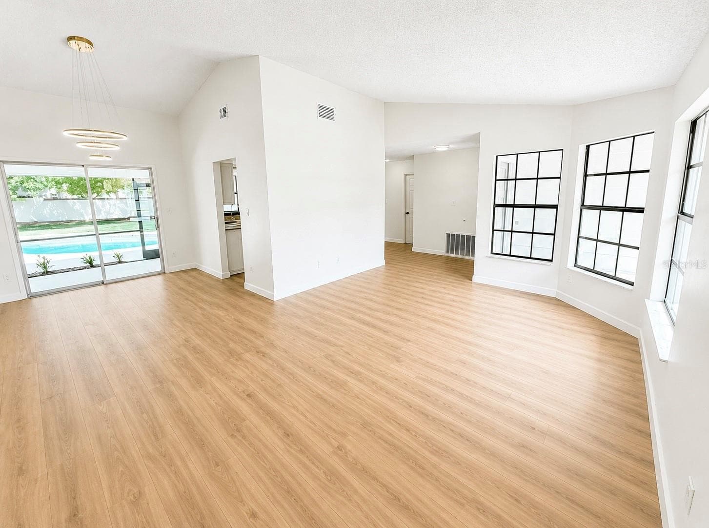 Single Family Residence at 324 RINGWOOD CIR, WINTER SPRINGS, photo 7 of 45