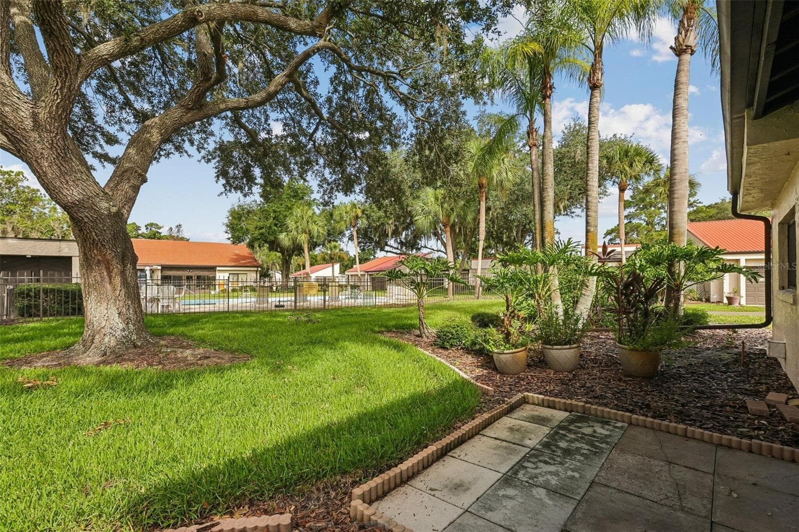 Townhouse at 107 SEVILLE CT N, PLANT CITY, photo 5 of 25