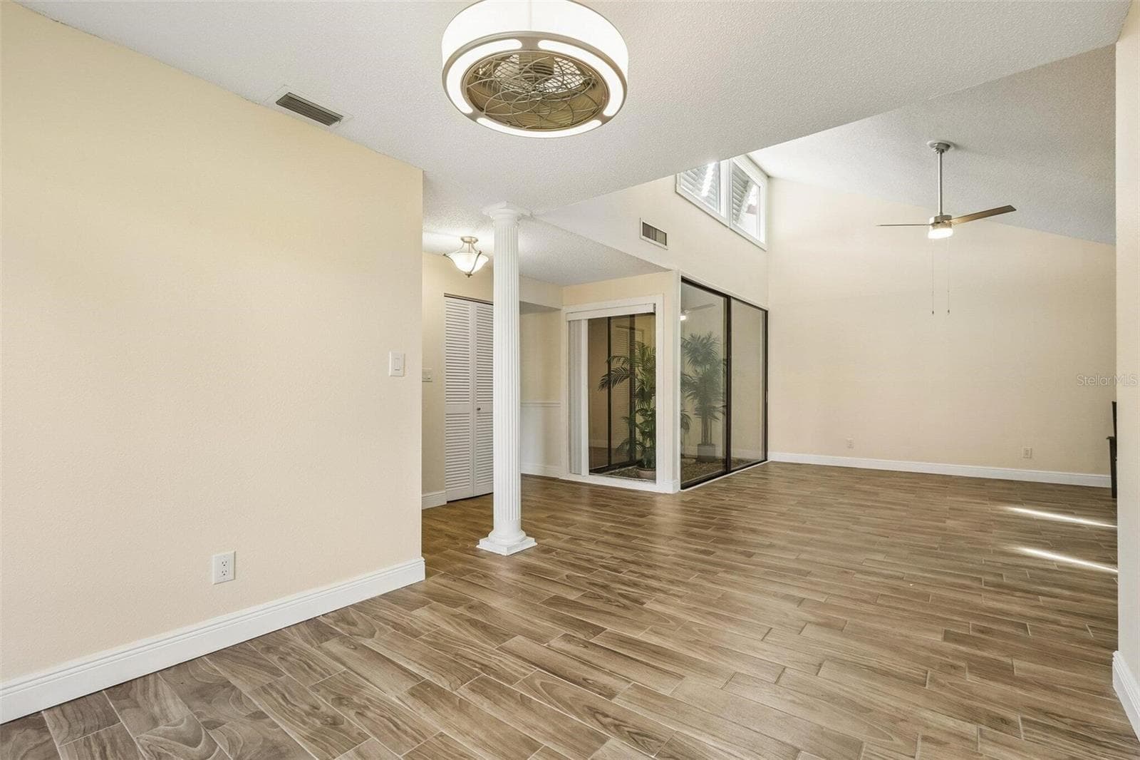 Townhouse at 107 SEVILLE CT N, PLANT CITY, photo 12 of 25