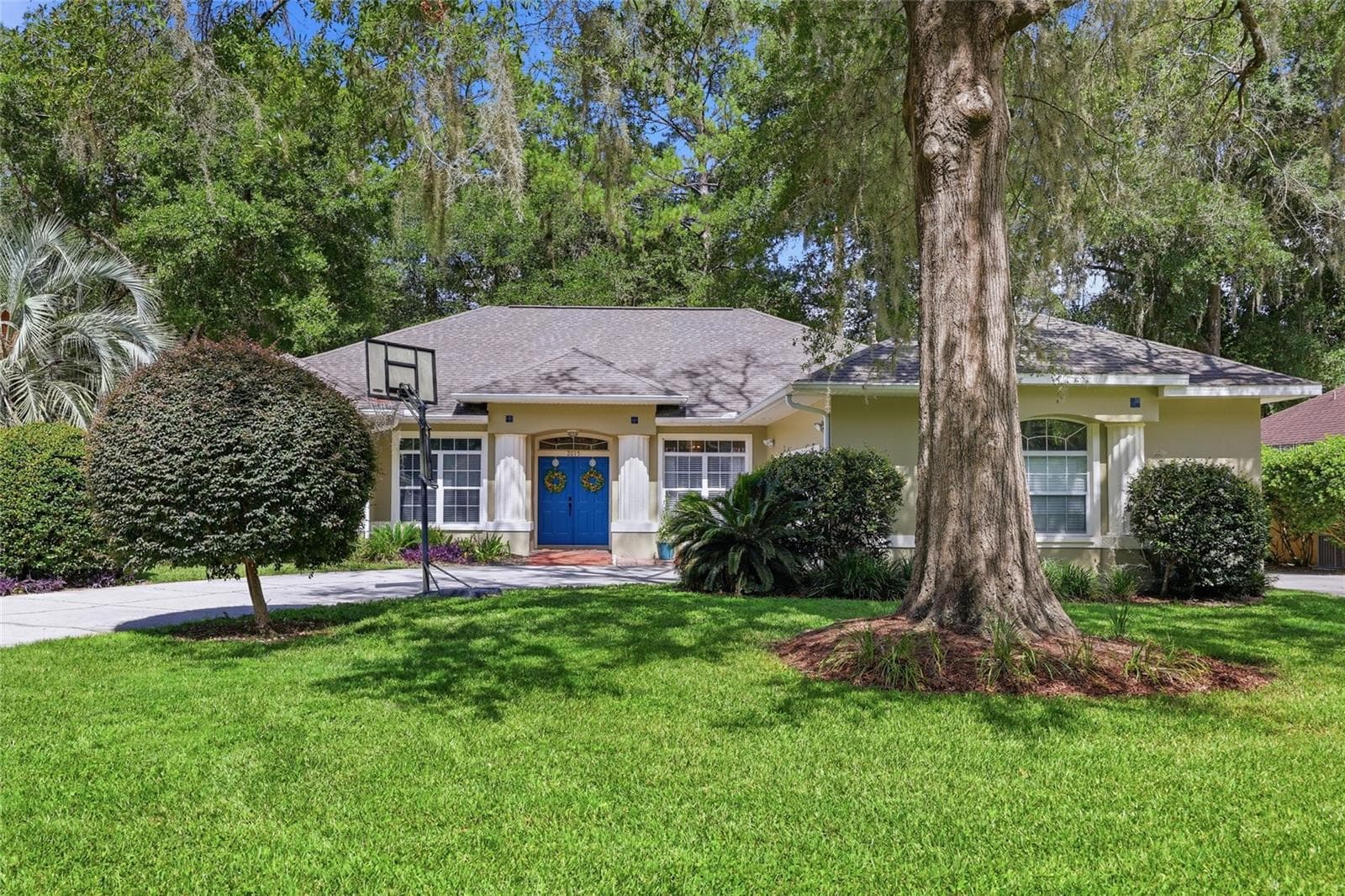 2015 NW 89TH DR