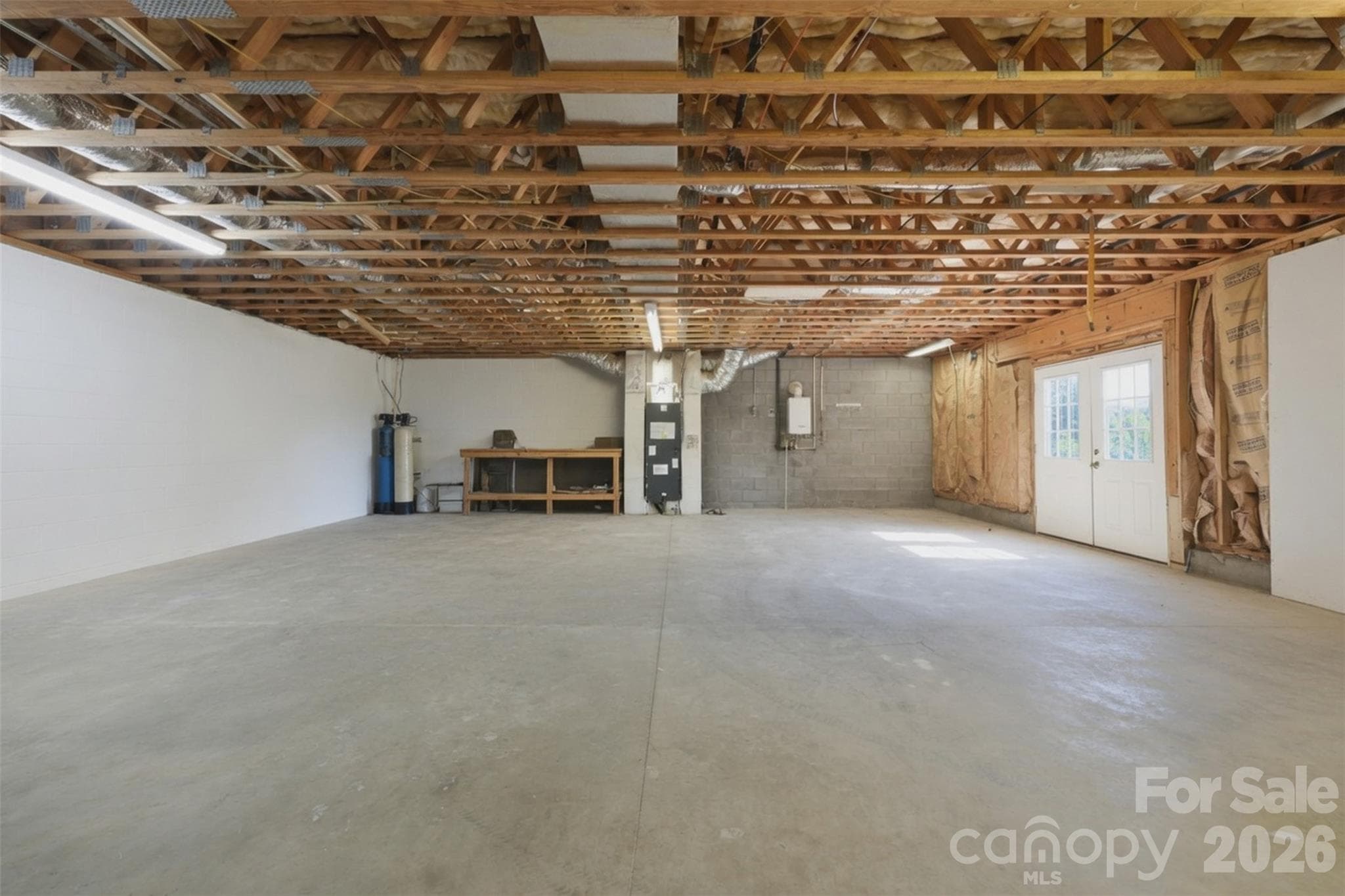 BIG space in garage - 250 Millennium Drive, Taylorsville