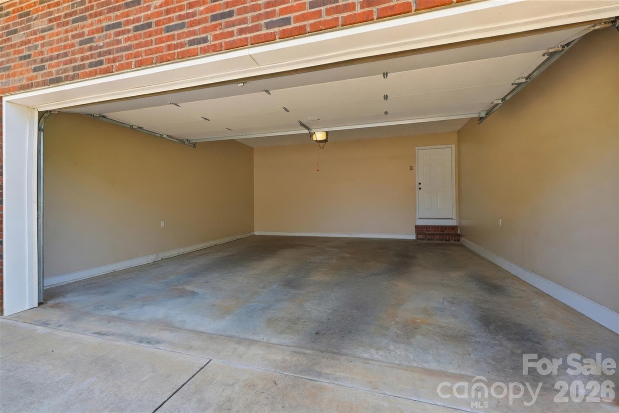 Attached Garage - 250 Millennium Drive, Taylorsville