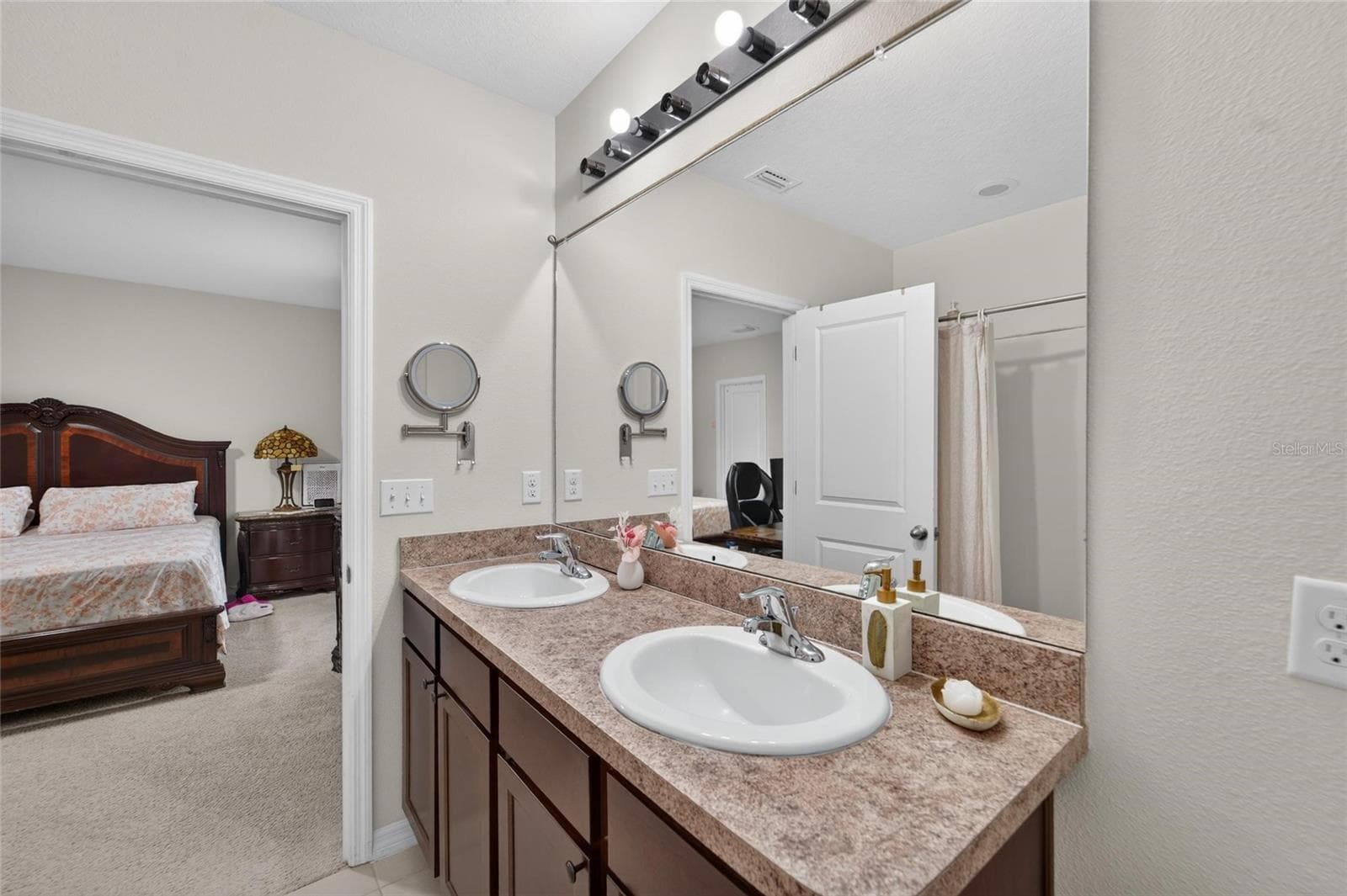 Townhouse at 12925 SHADY FERN LN, GIBSONTON, photo 27 of 53