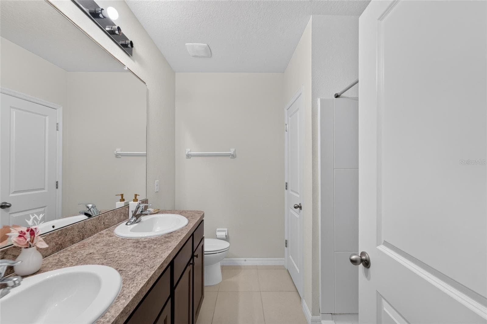 Townhouse at 12925 SHADY FERN LN, GIBSONTON, photo 28 of 53