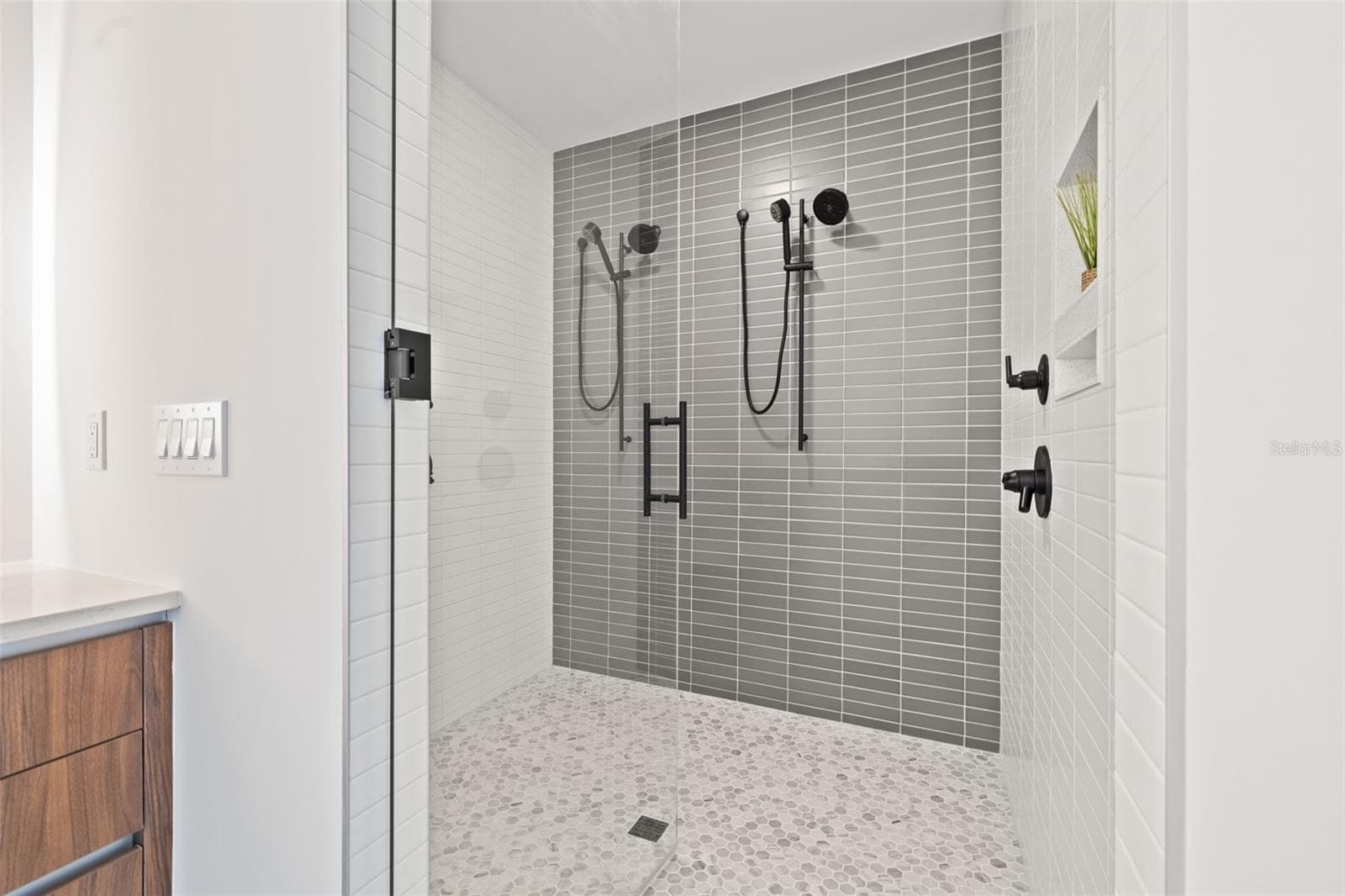 Bathroom 2 with soaking tub - 777 3RD AVE N #805, ST PETERSBURG