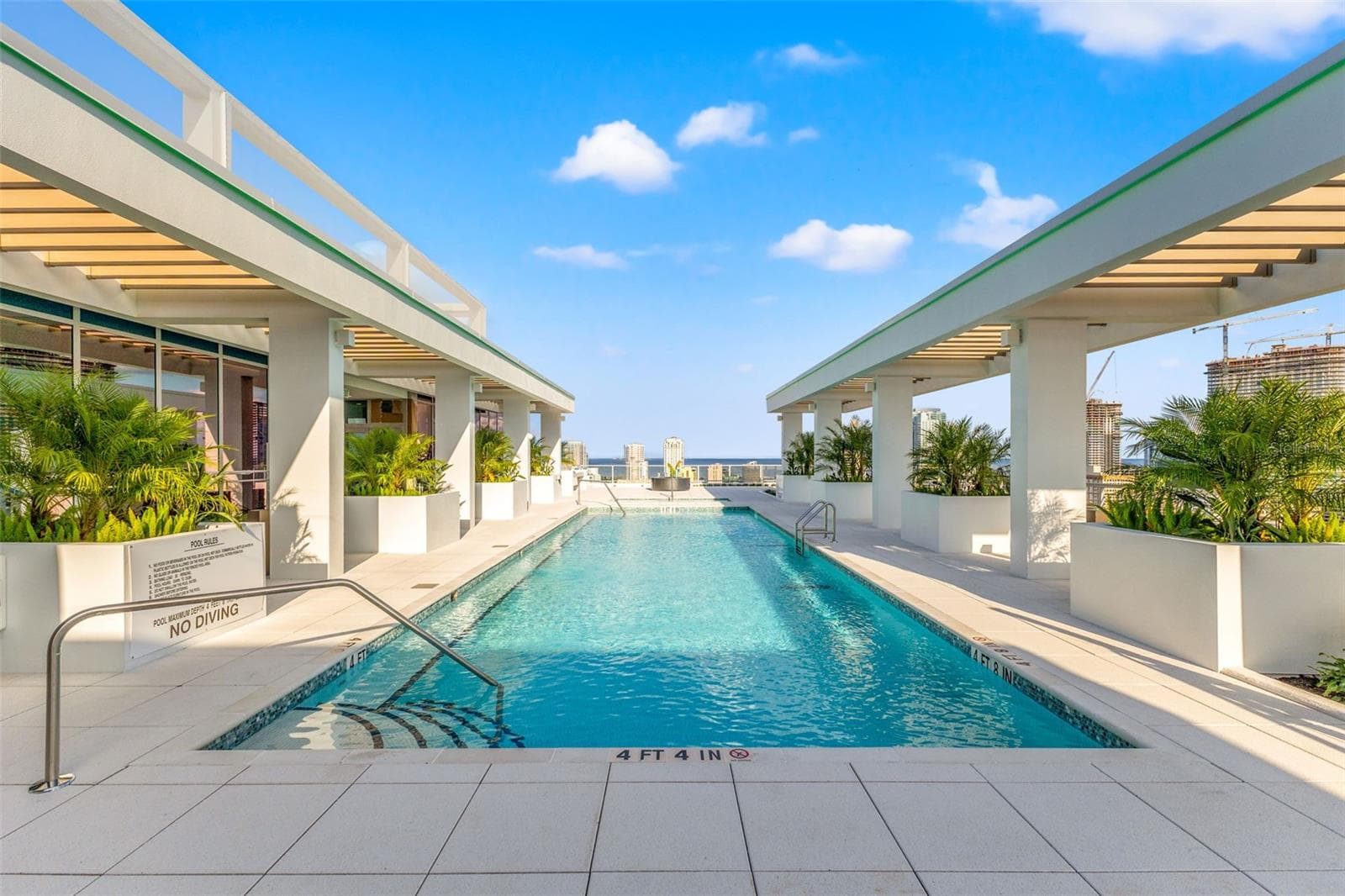 Rooftop pool - 777 3RD AVE N #805, ST PETERSBURG