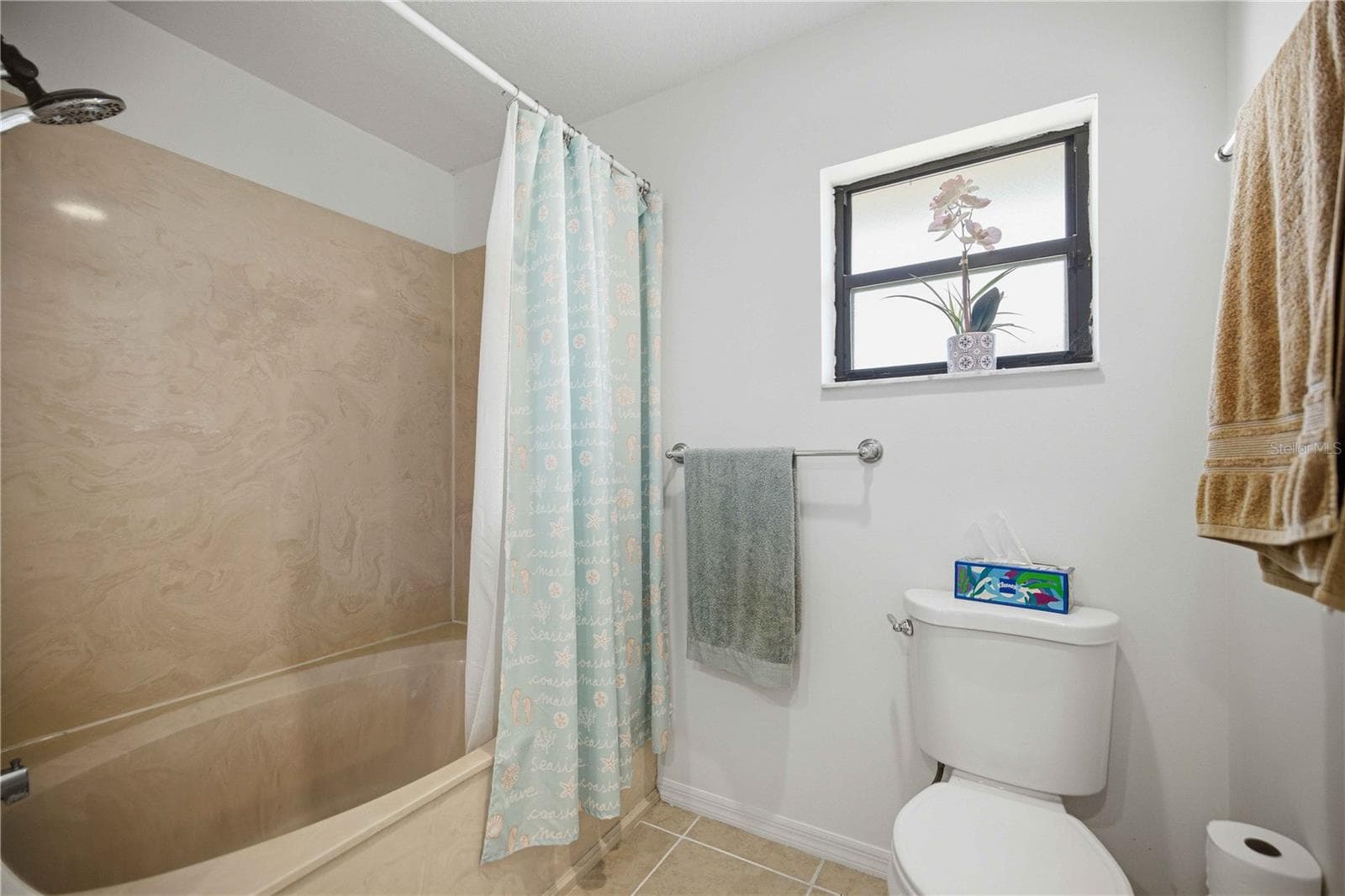 Guest Bath - 2891 SW 140TH LOOP, OCALA