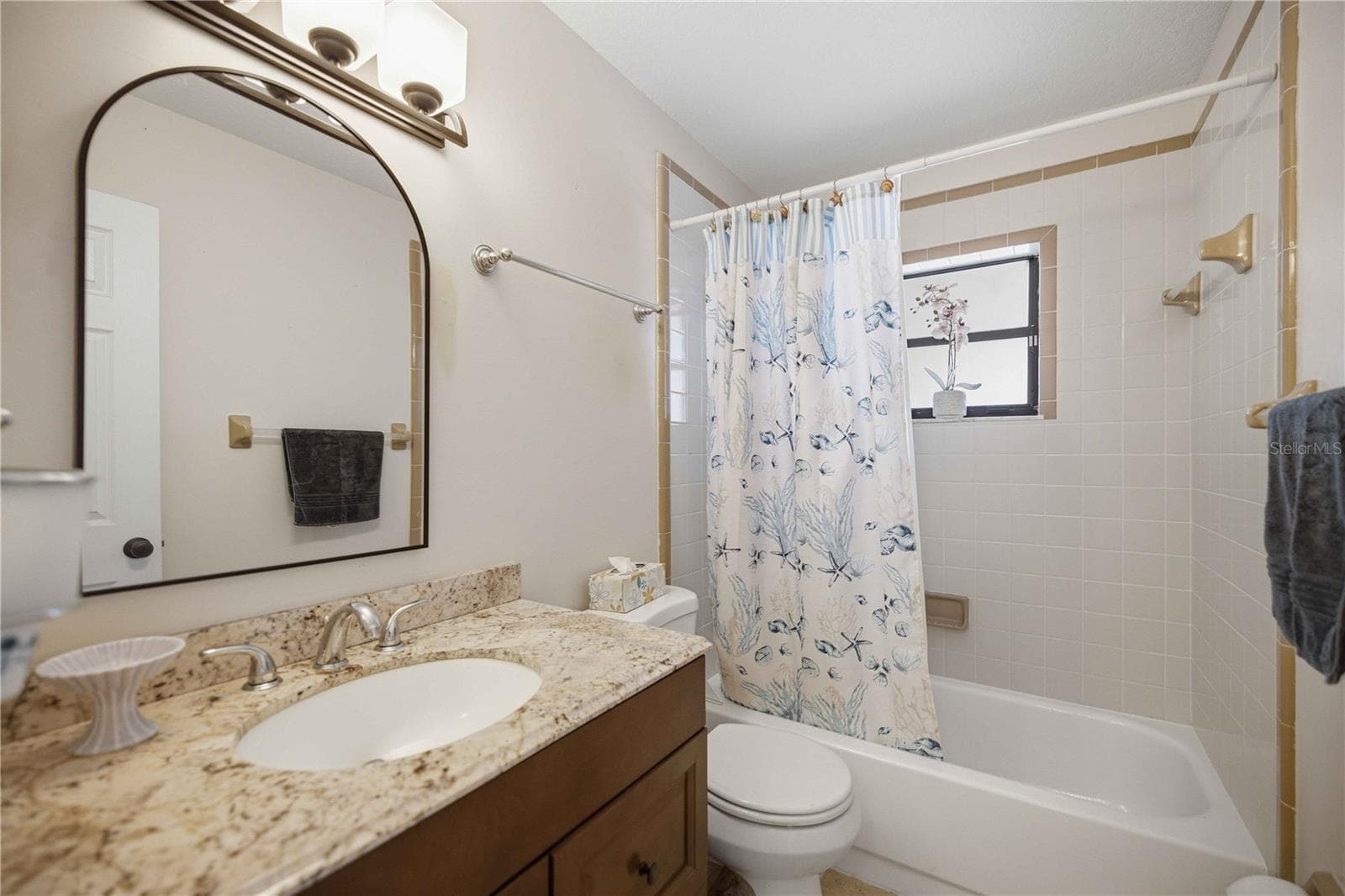 Guest Bath - 2891 SW 140TH LOOP, OCALA