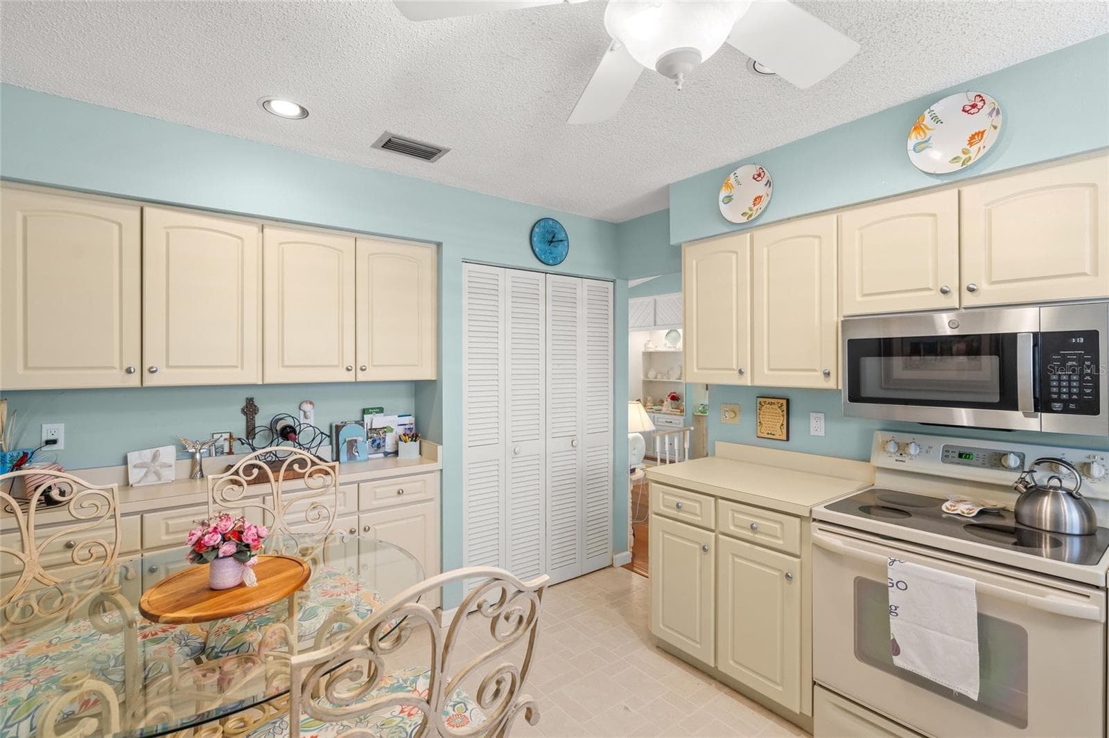 Villa at 4562 FOREST WOOD TRL #15, SARASOTA, photo 13 of 40