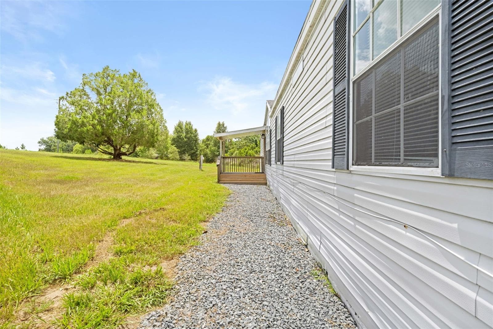 Manufactured Home at 33320 LARKIN RD, DADE CITY, photo 8 of 60