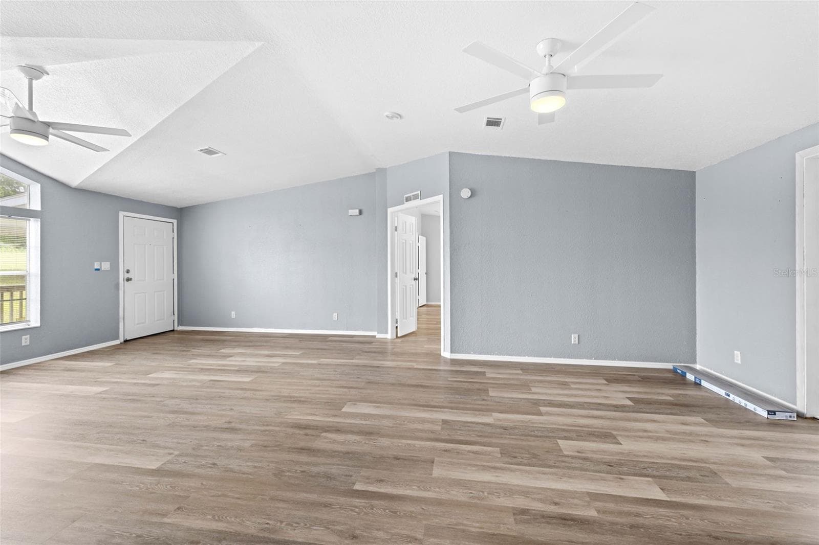 Manufactured Home at 33320 LARKIN RD, DADE CITY, photo 12 of 60