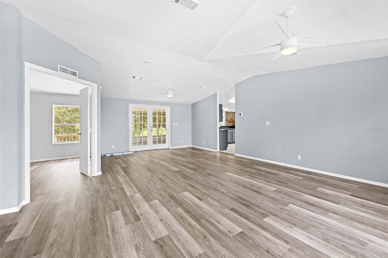 Manufactured Home at 33320 LARKIN RD, DADE CITY, photo 13 of 60