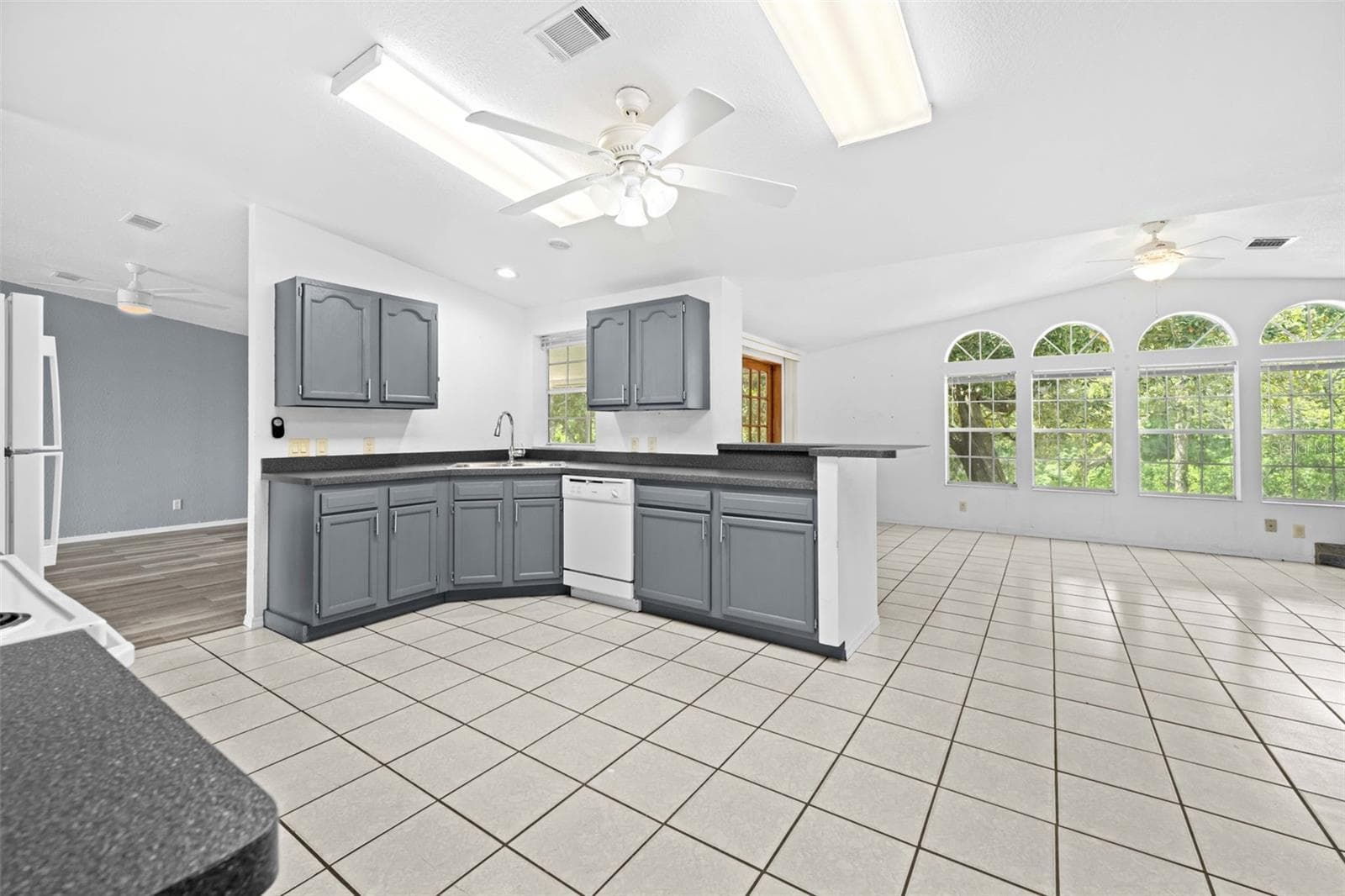 Manufactured Home at 33320 LARKIN RD, DADE CITY, photo 18 of 60