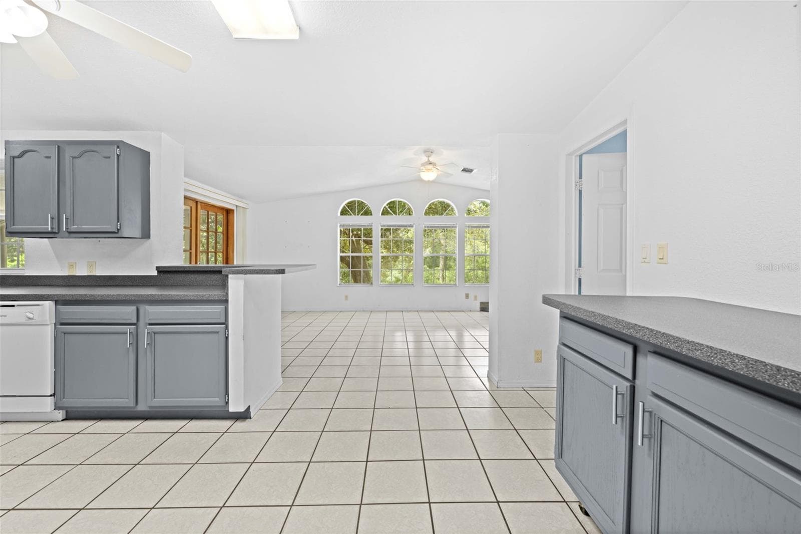 Manufactured Home at 33320 LARKIN RD, DADE CITY, photo 20 of 60