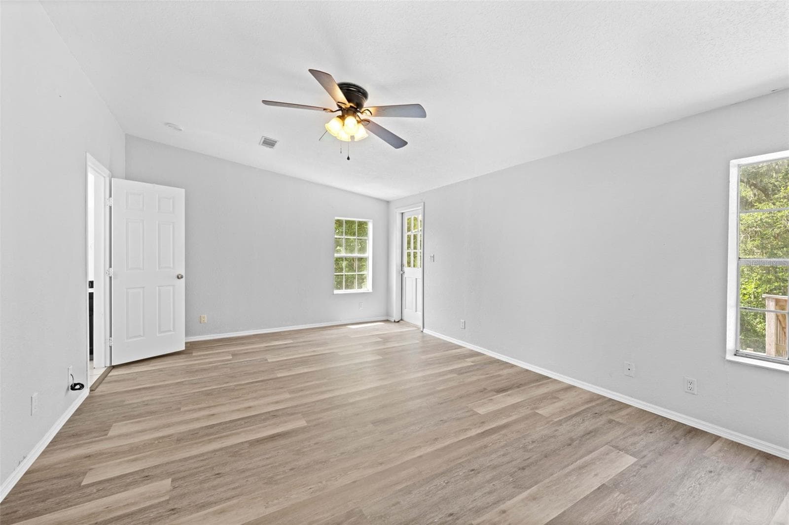 Manufactured Home at 33320 LARKIN RD, DADE CITY, photo 25 of 60