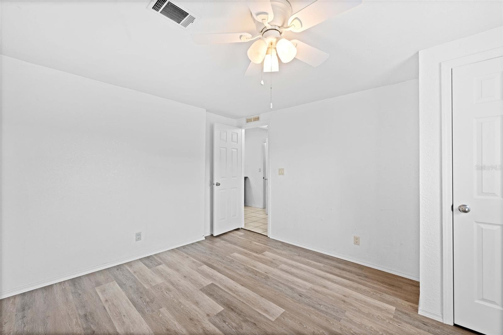 Manufactured Home at 33320 LARKIN RD, DADE CITY, photo 38 of 60